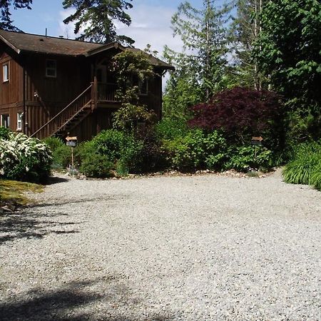 Secret Cove Cottage Suites Halfmoon Bay Exterior photo